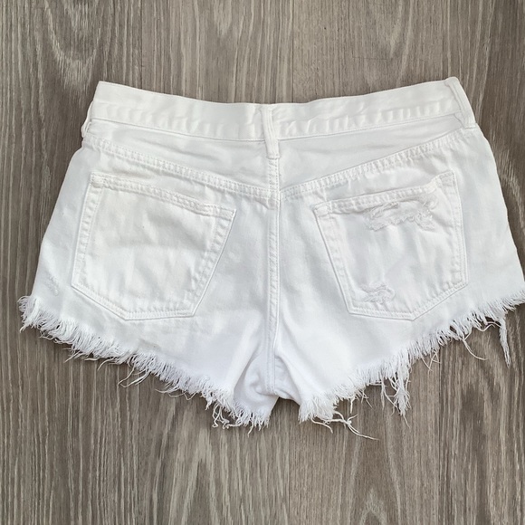 We The Free by Free People Loving Good Vibrations cutoff denim shorts size 27 - Picture 5 of 6